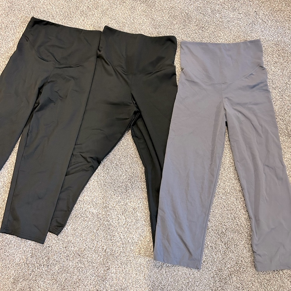 Maternity yoga capri pants